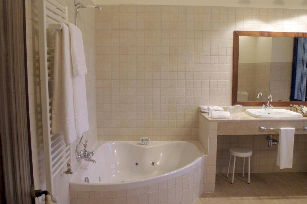 Hotel Cortijo Santa Cruz 25