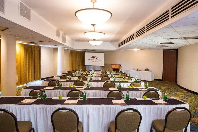 DoubleTree by Hilton Hotel 36