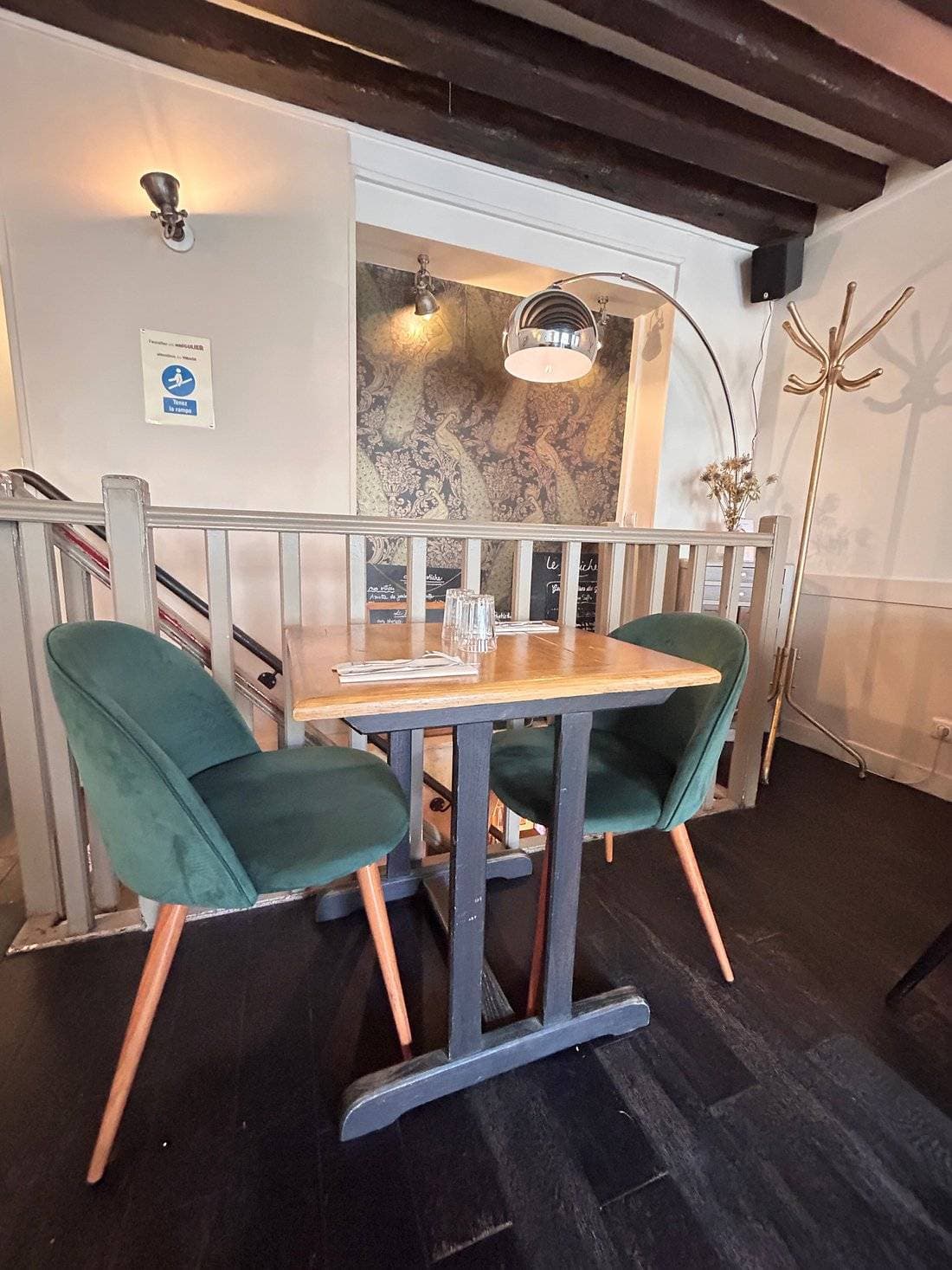 Postiche Bistrot