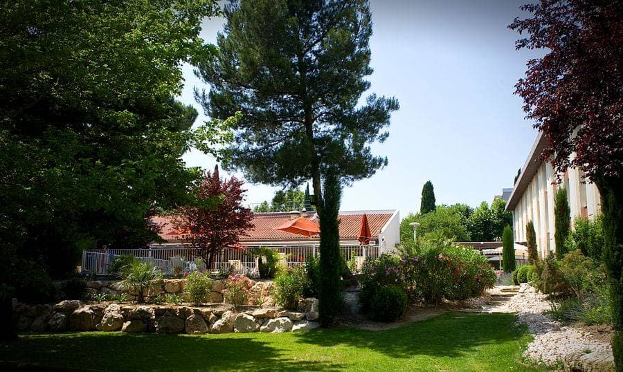Mercure Aix-en-Provence Beaumanoir Les 3 Sautets 1