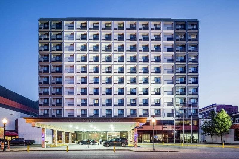 Double Tree by Hilton Huntington 2