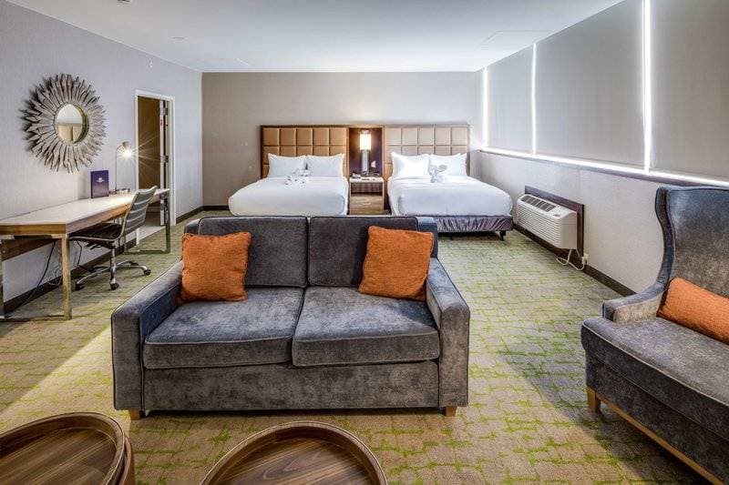 Double Tree by Hilton Huntington 25