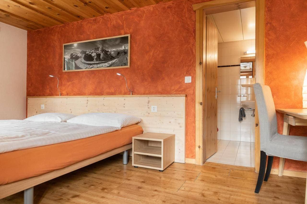 Hotel Bahnhof 12