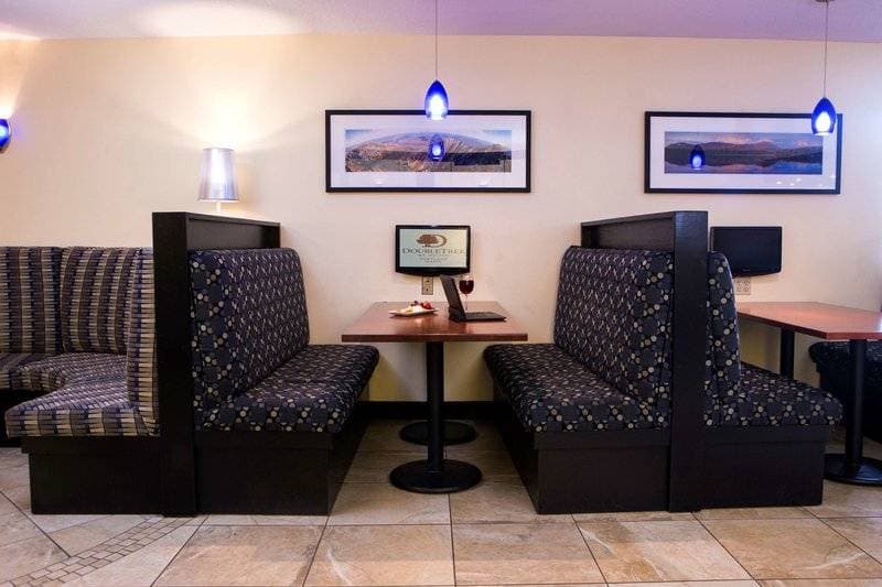 DoubleTree by Hilton Hotel 18