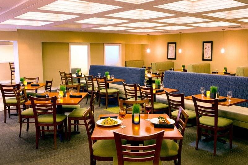 DoubleTree by Hilton Hotel 23