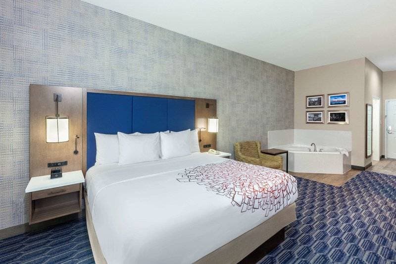 La Quinta Inn & Suites by Wyndham Houston Channelview 25