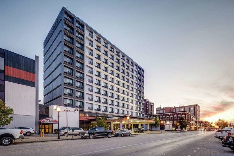 Double Tree by Hilton Huntington 1