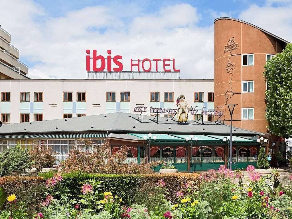 Hôtel Ibis St Etienne La Terrasse 1