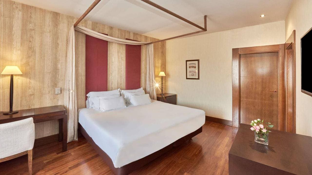 NH Collection Palacio de Burgos 19