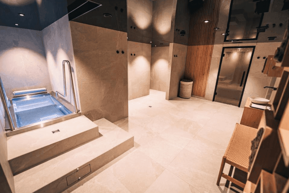 Allalin Swiss Alpine Hotel 17