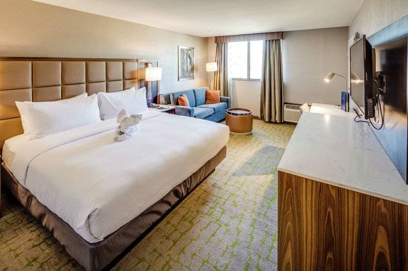 Double Tree by Hilton Huntington 24
