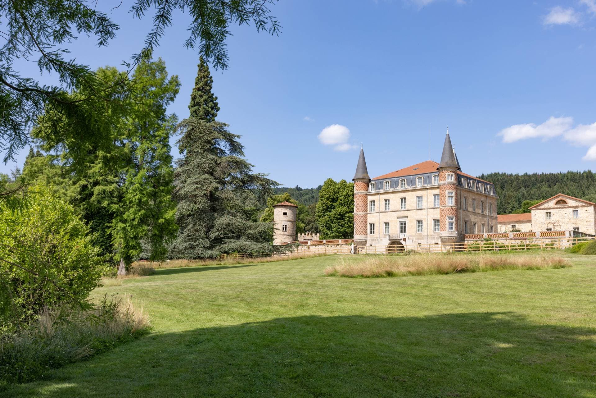 Le Domaine et Château de Valinches 1