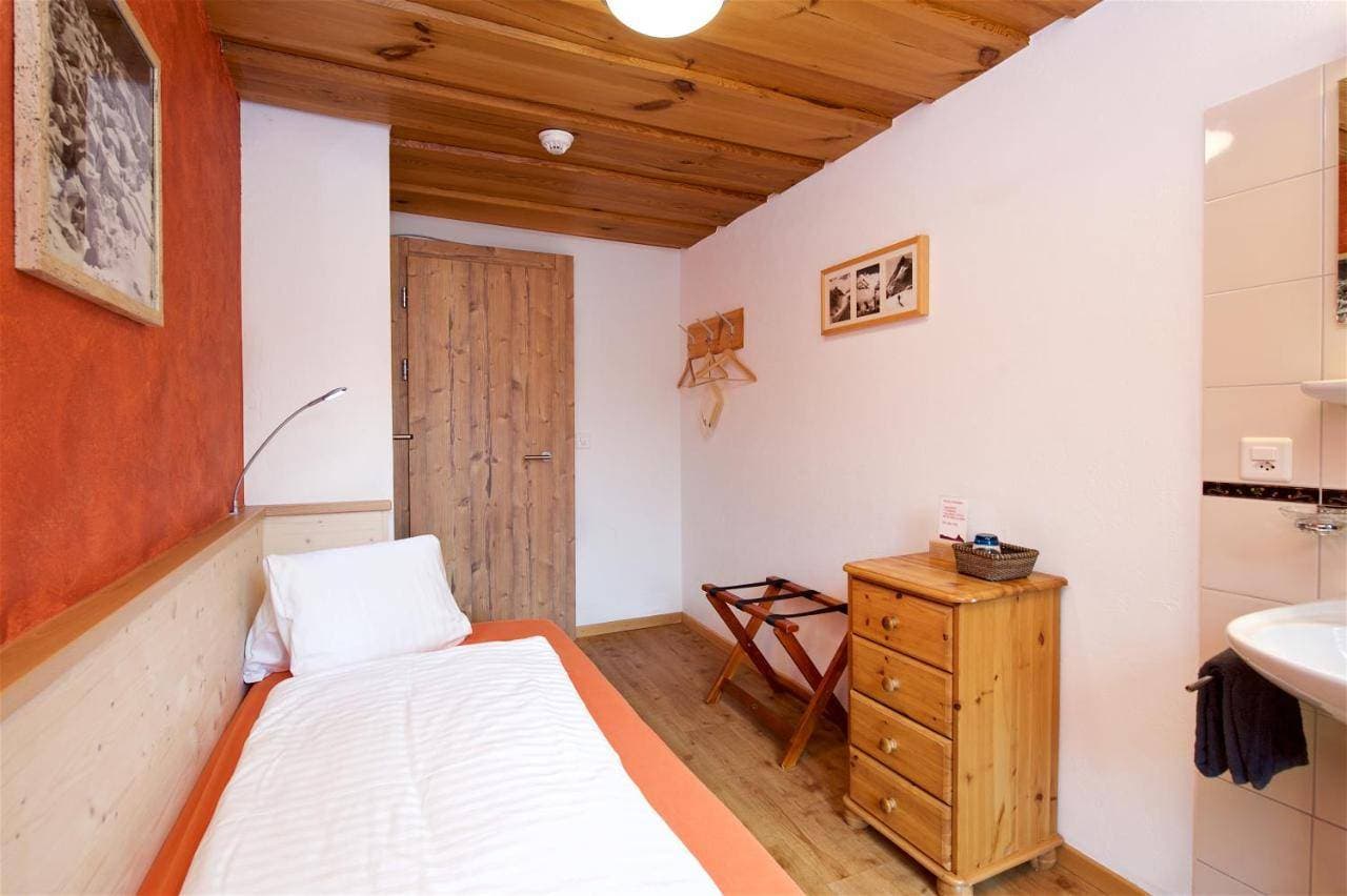 Hotel Bahnhof 10