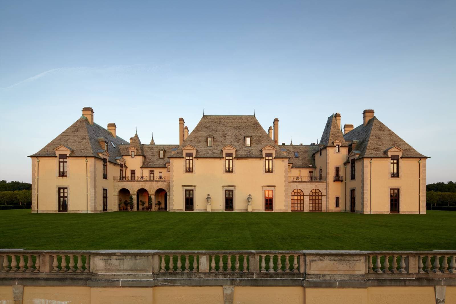 OHEKA CASTLE 2