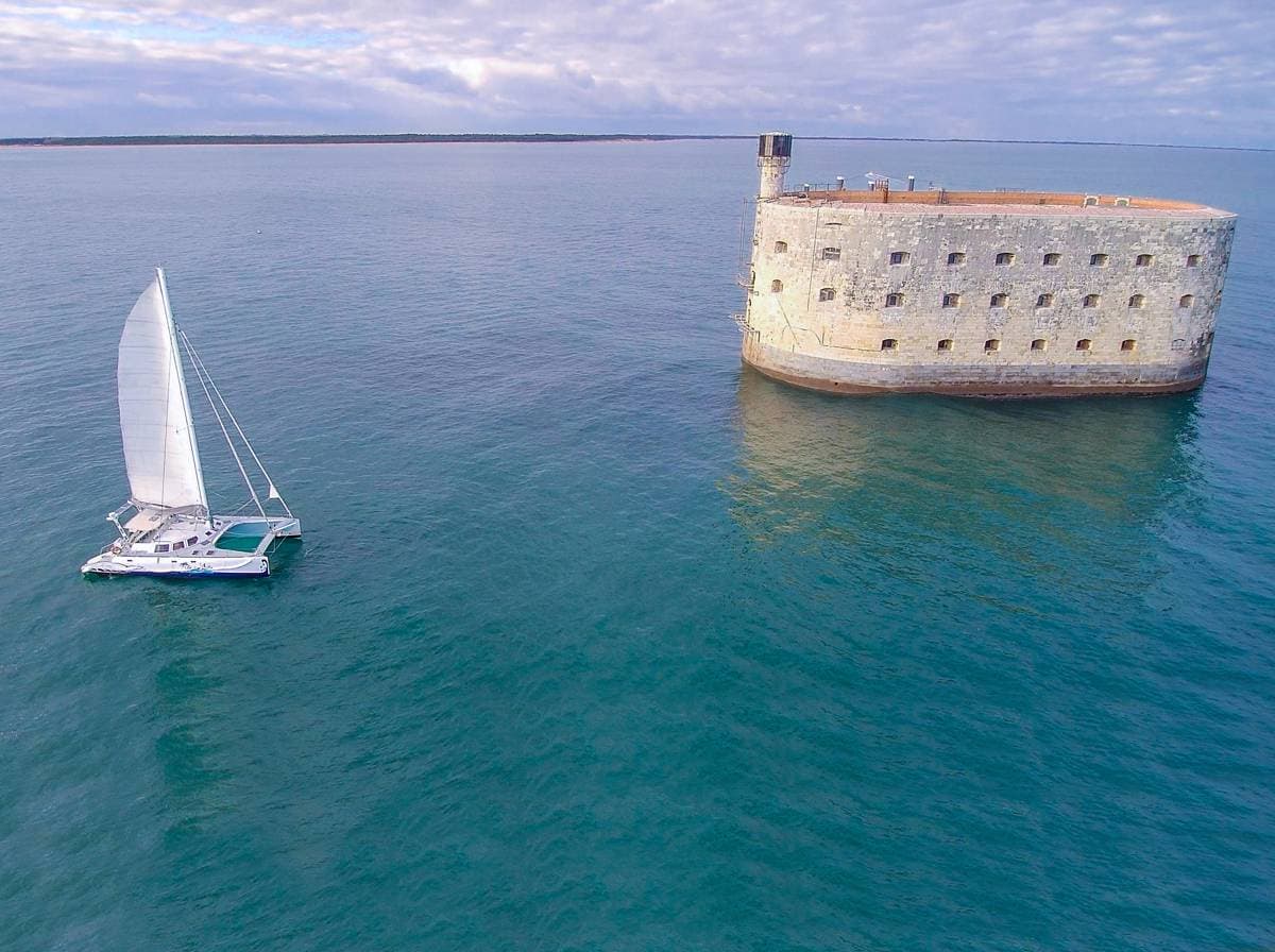 Ile ou Aile Catamaran 1