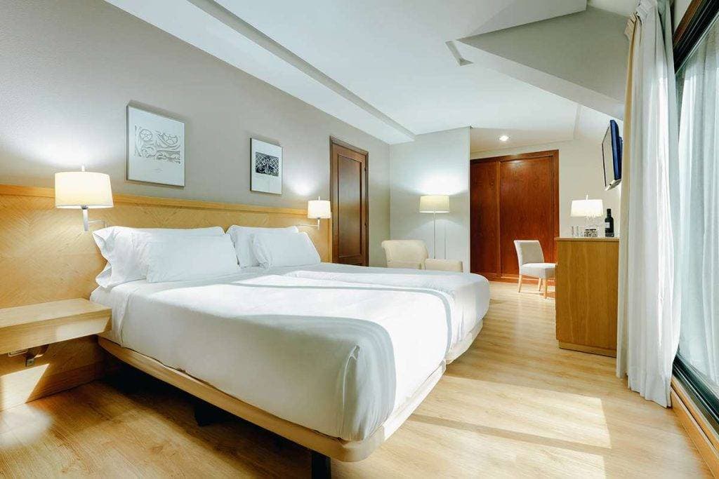 Hesperia Vigo 6