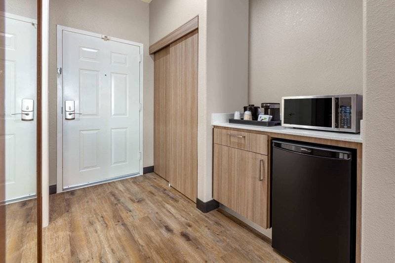 La Quinta Inn & Suites by Wyndham Houston Channelview 24