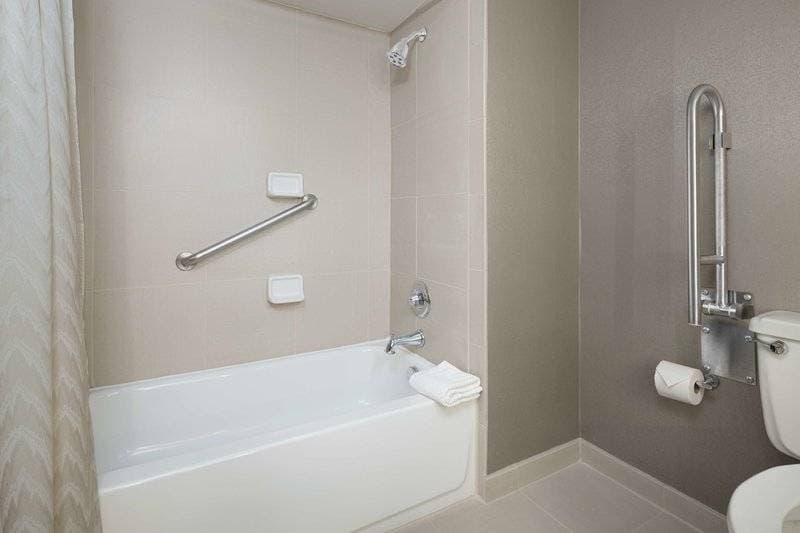 DoubleTree Dallas Near the Galleria 24